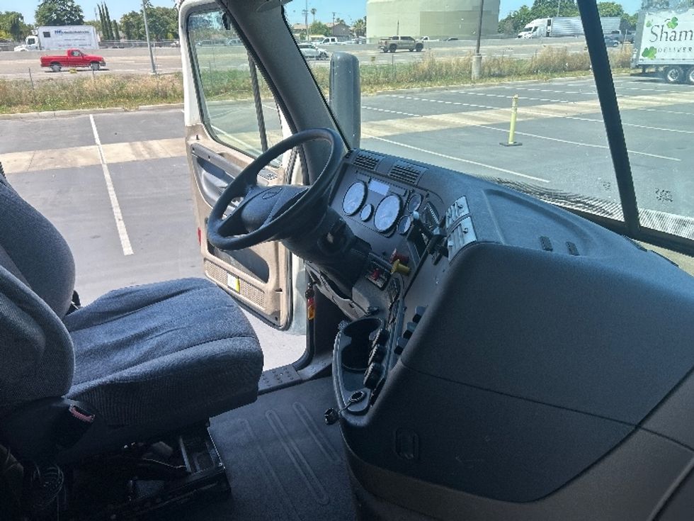 Sleeper Tractor-Heavy Duty Tractors-Freightliner-2020-Cascadia 12564ST-Stockton-CA-663,248\n\t\tmiles-$ 40,250 - Image 15