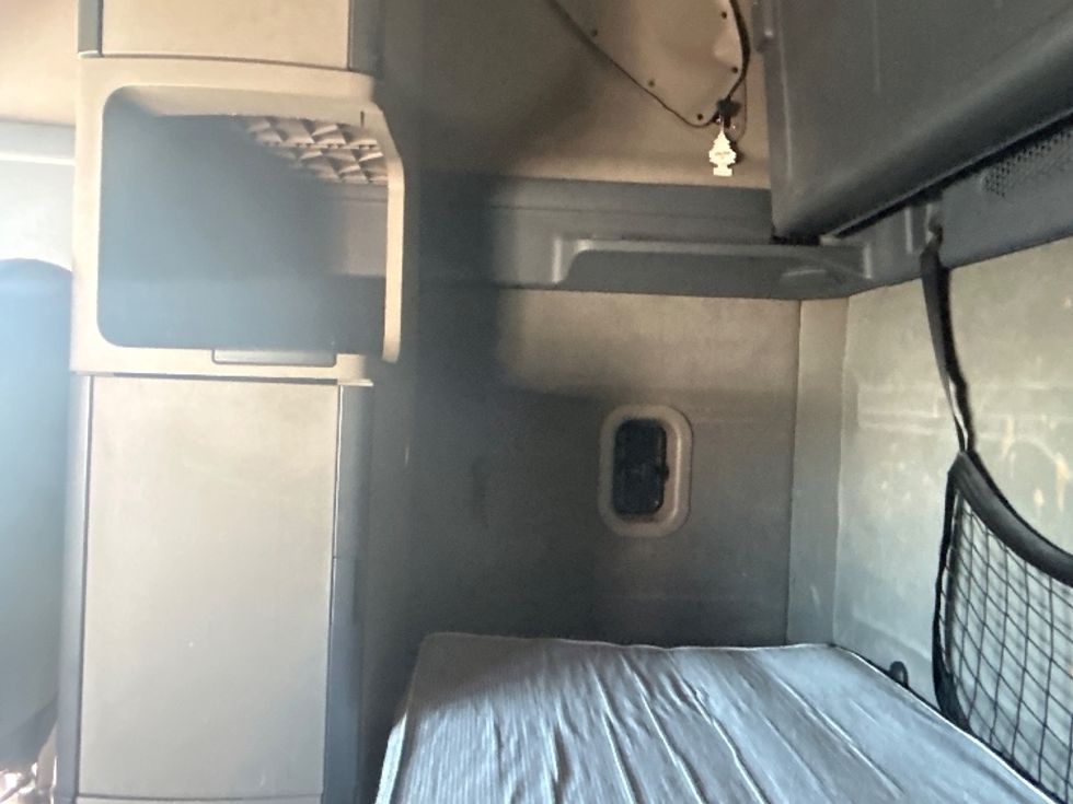 Sleeper Tractor-Heavy Duty Tractors-Freightliner-2020-Cascadia 12564ST-Stockton-CA-663,248\n\t\tmiles-$ 40,250 - Image 19