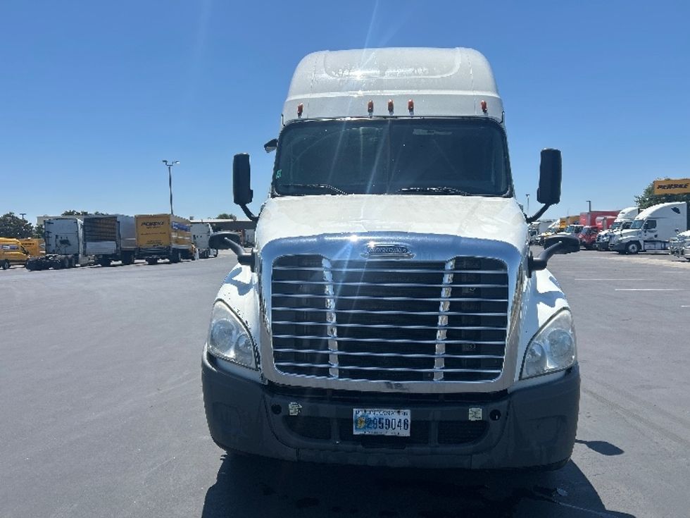 Sleeper Tractor-Heavy Duty Tractors-Freightliner-2020-Cascadia 12564ST-Stockton-CA-663,248\n\t\tmiles-$ 40,250 - Image 2