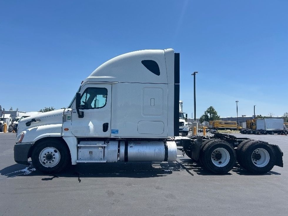 Sleeper Tractor-Heavy Duty Tractors-Freightliner-2020-Cascadia 12564ST-Stockton-CA-663,248\n\t\tmiles-$ 40,250 - Image 4