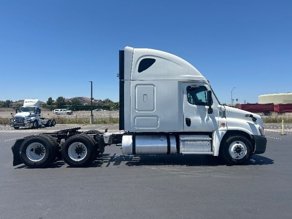 Sleeper Tractor-Heavy Duty Tractors-Freightliner-2020-Cascadia 12564ST-Stockton-CA-663,248\n\t\tmiles-$ 40,250 - Image 8