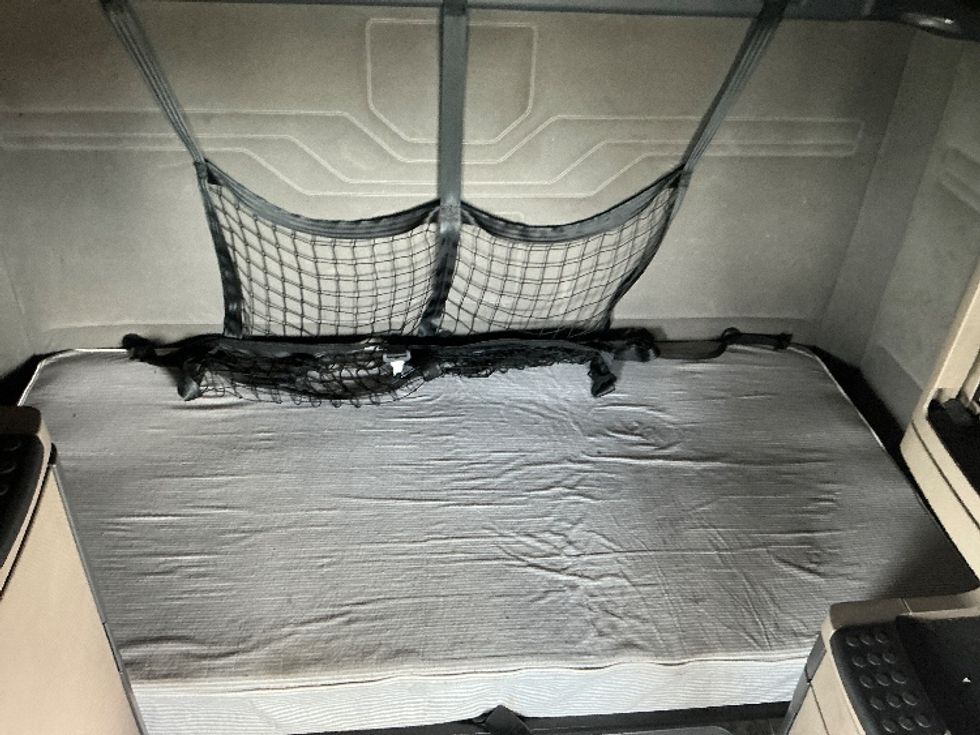 Sleeper Tractor-Heavy Duty Tractors-Freightliner-2020-Cascadia 12564ST-Stockton-CA-687,171\n\t\tmiles-$ 39,250 - Image 16