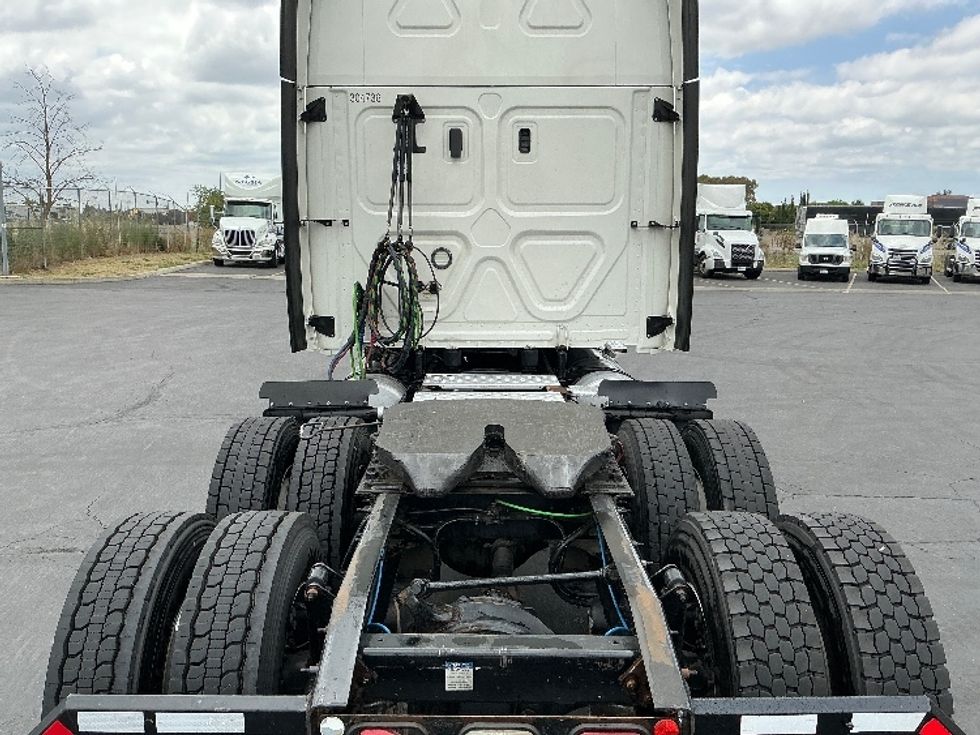 Sleeper Tractor-Heavy Duty Tractors-Freightliner-2020-Cascadia 12564ST-Stockton-CA-687,171\n\t\tmiles-$ 39,250 - Image 2