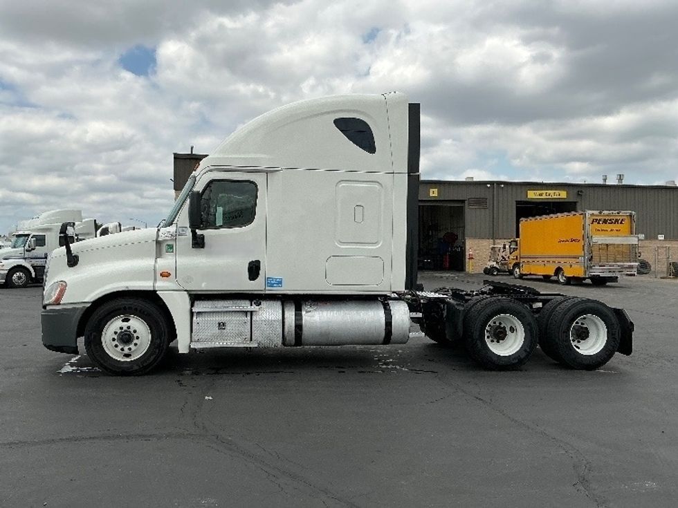 Sleeper Tractor-Heavy Duty Tractors-Freightliner-2020-Cascadia 12564ST-Stockton-CA-687,171\n\t\tmiles-$ 39,250 - Image 5