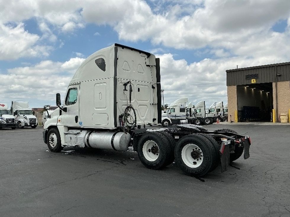 Sleeper Tractor-Heavy Duty Tractors-Freightliner-2020-Cascadia 12564ST-Stockton-CA-687,171\n\t\tmiles-$ 39,250 - Image 6