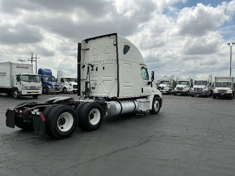 Sleeper Tractor-Heavy Duty Tractors-Freightliner-2020-Cascadia 12564ST-Stockton-CA-687,171\n\t\tmiles-$ 39,250 - Image 7