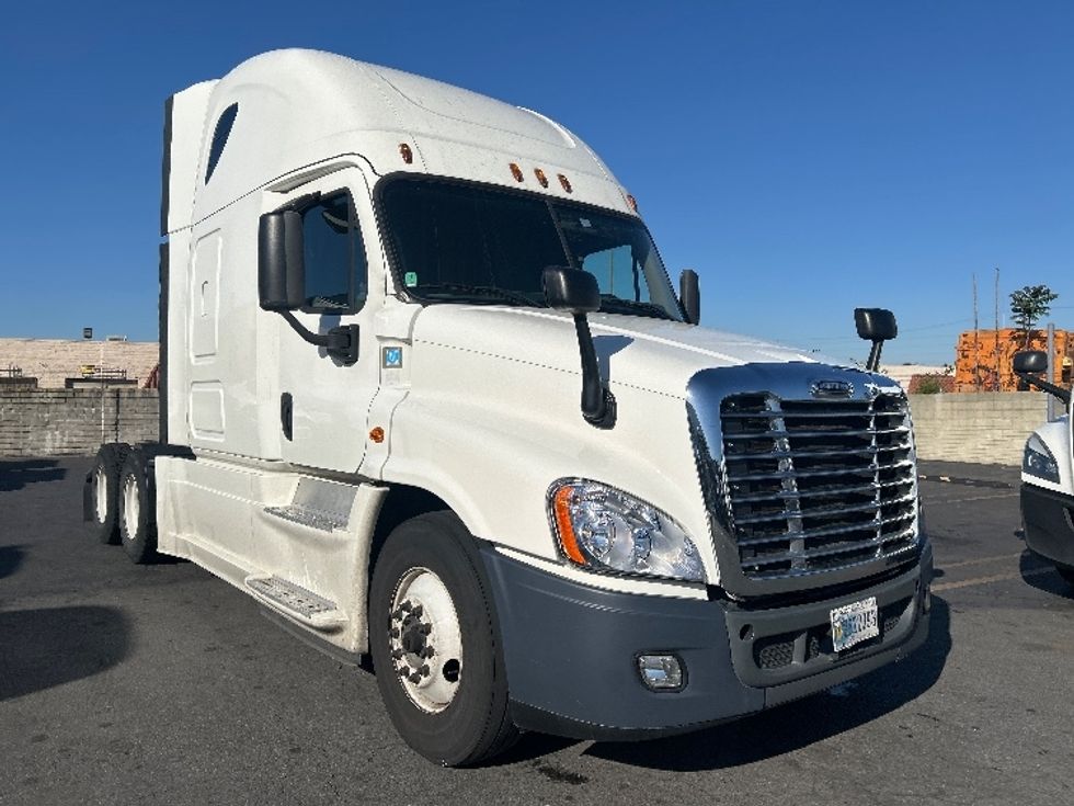 Sleeper Tractor-Heavy Duty Tractors-Freightliner-2020-Cascadia 12564ST-Torrance-CA-398,044\n\t\tmiles-$ 59,250 - Image 1