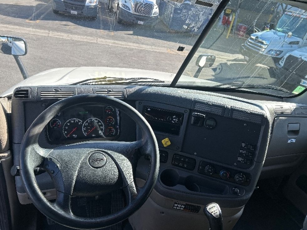 Sleeper Tractor-Heavy Duty Tractors-Freightliner-2020-Cascadia 12564ST-Torrance-CA-398,044\n\t\tmiles-$ 59,250 - Image 11