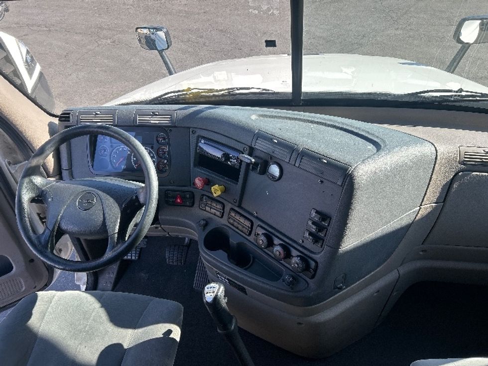 Sleeper Tractor-Heavy Duty Tractors-Freightliner-2020-Cascadia 12564ST-Torrance-CA-398,044\n\t\tmiles-$ 59,250 - Image 12