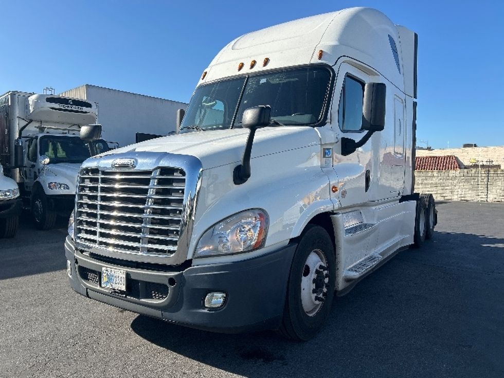 Sleeper Tractor-Heavy Duty Tractors-Freightliner-2020-Cascadia 12564ST-Torrance-CA-398,044\n\t\tmiles-$ 59,250 - Image 3