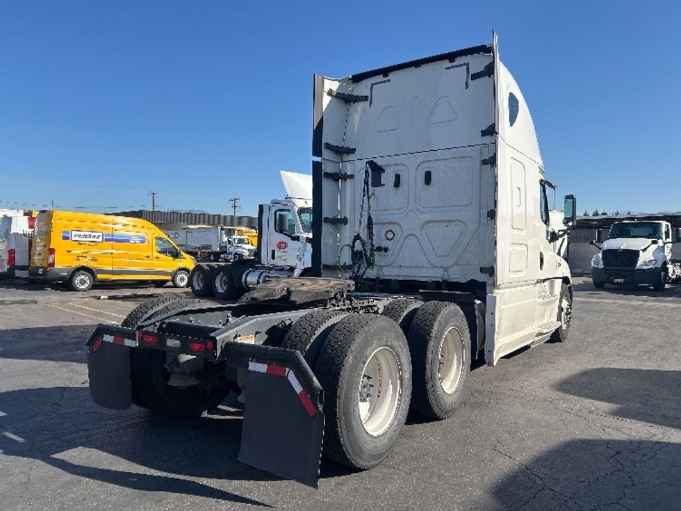 Sleeper Tractor-Heavy Duty Tractors-Freightliner-2020-Cascadia 12564ST-Torrance-CA-398,044\n\t\tmiles-$ 59,250 - Image 7