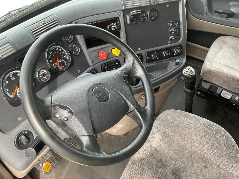 Sleeper Tractor-Heavy Duty Tractors-Freightliner-2020-Cascadia 12564ST-Tucson-AZ-599,967\n\t\tmiles-$ 48,000 - Image 10