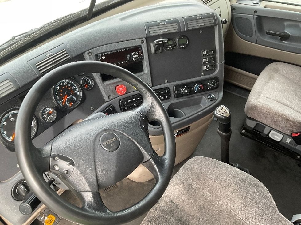 Sleeper Tractor-Heavy Duty Tractors-Freightliner-2020-Cascadia 12564ST-Tucson-AZ-599,967\n\t\tmiles-$ 48,000 - Image 11