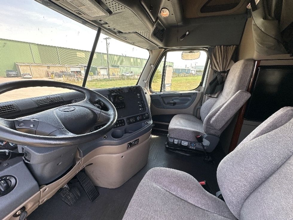 Sleeper Tractor-Heavy Duty Tractors-Freightliner-2020-Cascadia 12564ST-Waxahachie-TX-471,724\n\t\tmiles-$ 62,500 - Image 10