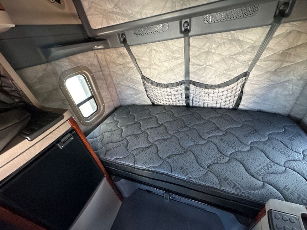 Sleeper Tractor-Heavy Duty Tractors-Freightliner-2020-Cascadia 12564ST-Waxahachie-TX-471,724\n\t\tmiles-$ 62,500 - Image 18