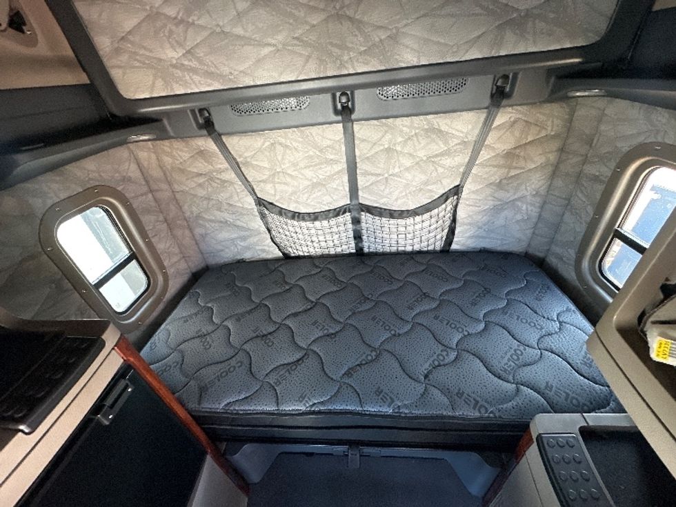 Sleeper Tractor-Heavy Duty Tractors-Freightliner-2020-Cascadia 12564ST-Waxahachie-TX-471,724\n\t\tmiles-$ 62,500 - Image 19