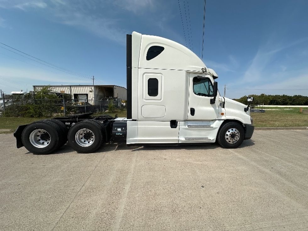 Sleeper Tractor-Heavy Duty Tractors-Freightliner-2020-Cascadia 12564ST-Waxahachie-TX-471,724\n\t\tmiles-$ 62,500 - Image 8