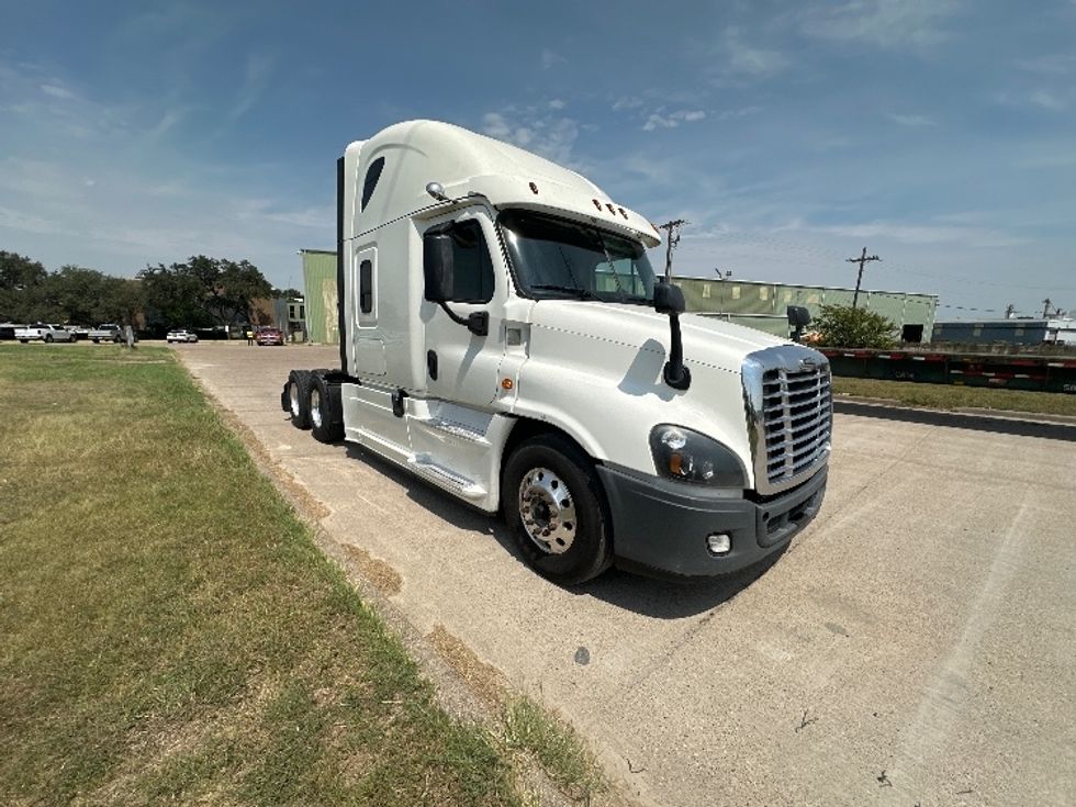 Sleeper Tractor-Heavy Duty Tractors-Freightliner-2020-Cascadia 12564ST-Waxahachie-TX-585,281\n\t\tmiles-$ 53,000 - Image 1