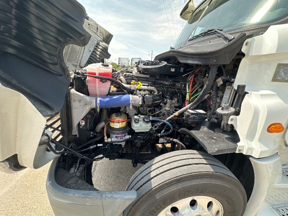 Sleeper Tractor-Heavy Duty Tractors-Freightliner-2020-Cascadia 12564ST-Waxahachie-TX-585,281\n\t\tmiles-$ 53,000 - Image 21