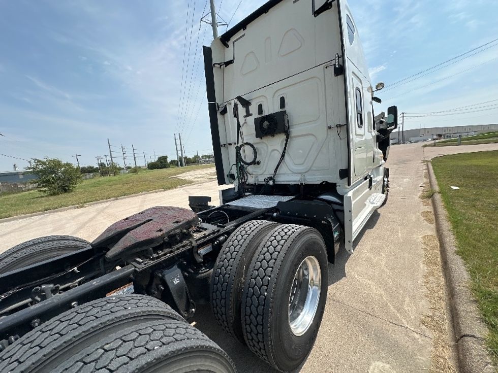 Sleeper Tractor-Heavy Duty Tractors-Freightliner-2020-Cascadia 12564ST-Waxahachie-TX-585,281\n\t\tmiles-$ 53,000 - Image 22