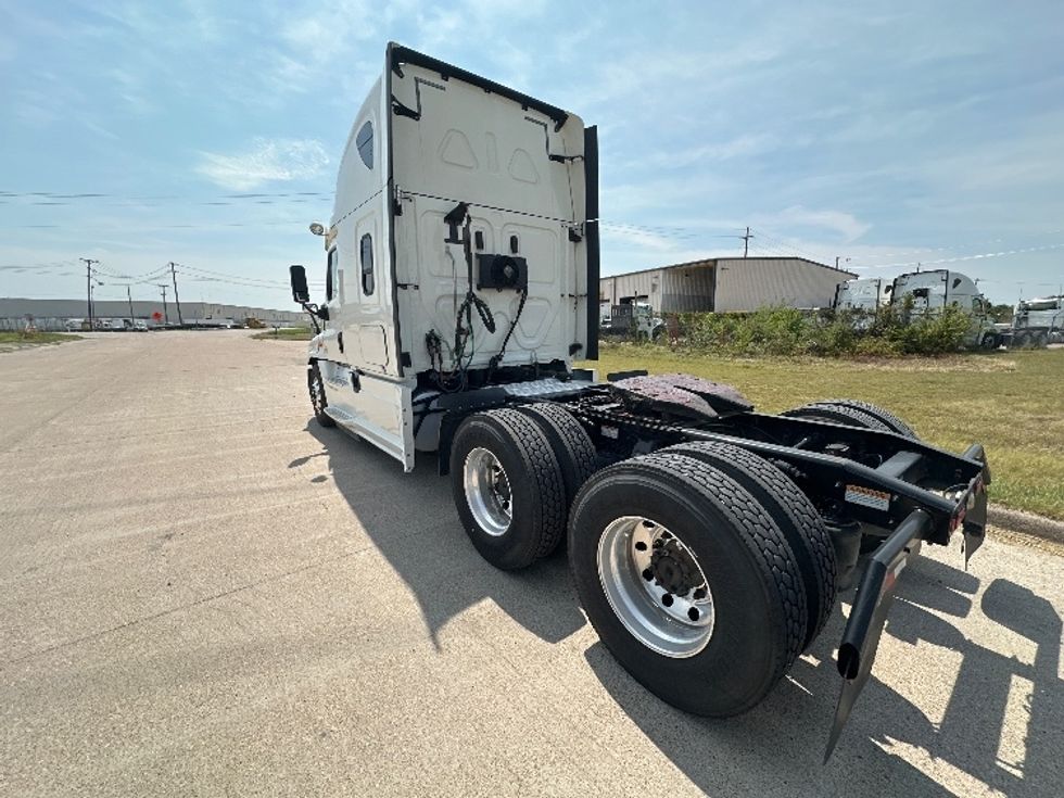 Sleeper Tractor-Heavy Duty Tractors-Freightliner-2020-Cascadia 12564ST-Waxahachie-TX-585,281\n\t\tmiles-$ 53,000 - Image 5