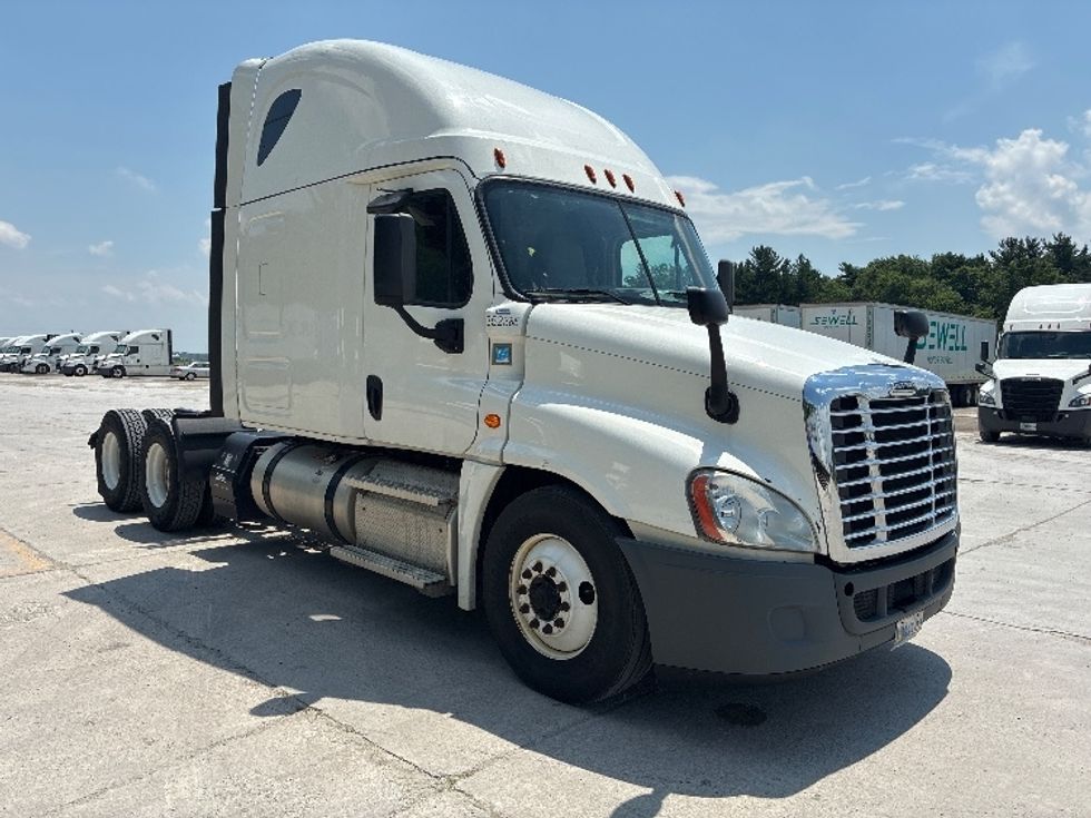 Sleeper Tractor-Heavy Duty Tractors-Freightliner-2020-Cascadia 12564ST-Wilmington-OH-504,127\n\t\tmiles-$ 53,250 - Image 1