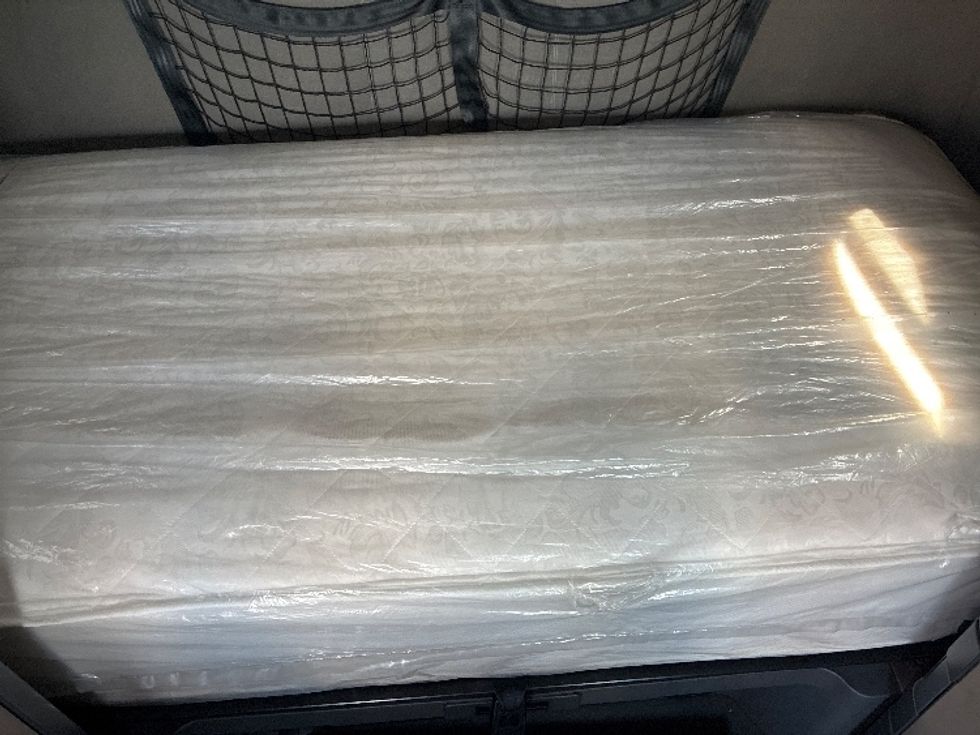 Sleeper Tractor-Heavy Duty Tractors-Freightliner-2020-Cascadia 12564ST-Wilmington-OH-504,127\n\t\tmiles-$ 53,250 - Image 17