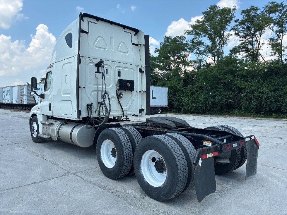 Sleeper Tractor-Heavy Duty Tractors-Freightliner-2020-Cascadia 12564ST-Wilmington-OH-504,127\n\t\tmiles-$ 53,250 - Image 5