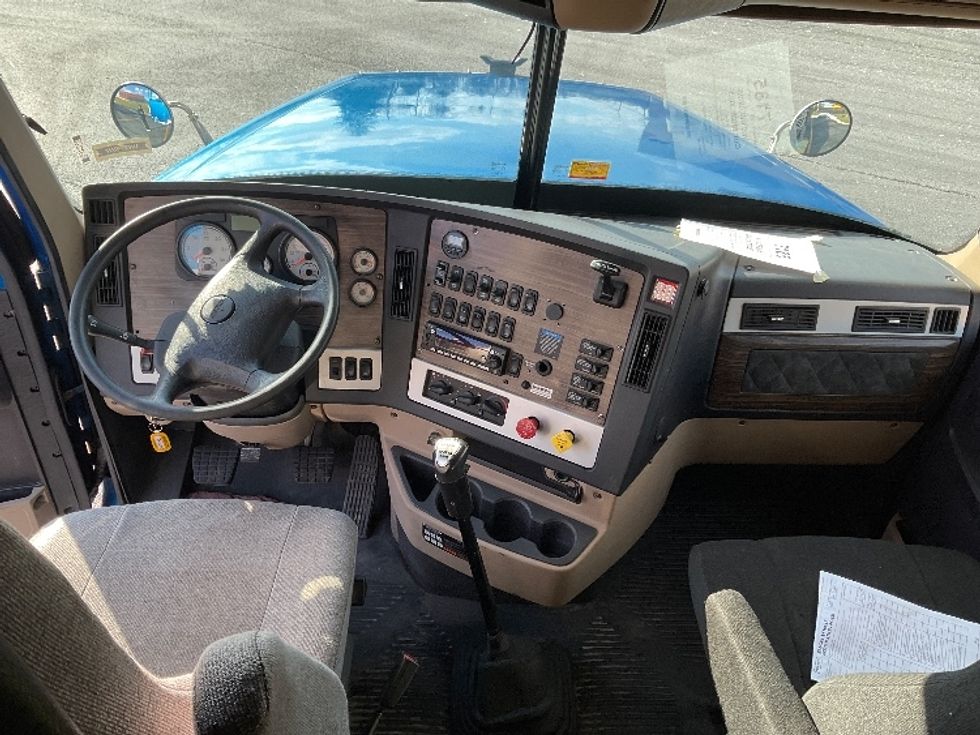 Sleeper Tractor-Heavy Duty Tractors-Freightliner-2020-D12264SD-Akron-OH-225,186\n\t\tmiles-$ 88,750 - Image 10