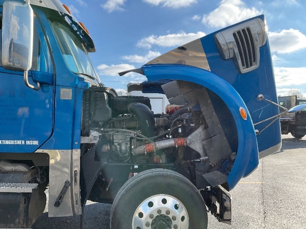 Sleeper Tractor-Heavy Duty Tractors-Freightliner-2020-D12264SD-Akron-OH-225,186\n\t\tmiles-$ 88,750 - Image 18