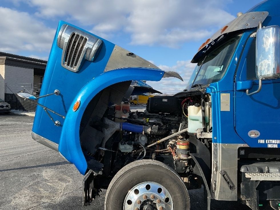 Sleeper Tractor-Heavy Duty Tractors-Freightliner-2020-D12264SD-Akron-OH-225,186\n\t\tmiles-$ 88,750 - Image 19