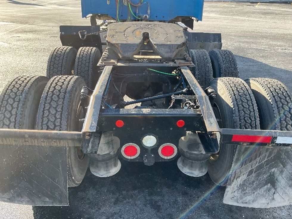 Sleeper Tractor-Heavy Duty Tractors-Freightliner-2020-D12264SD-Akron-OH-225,186\n\t\tmiles-$ 88,750 - Image 4