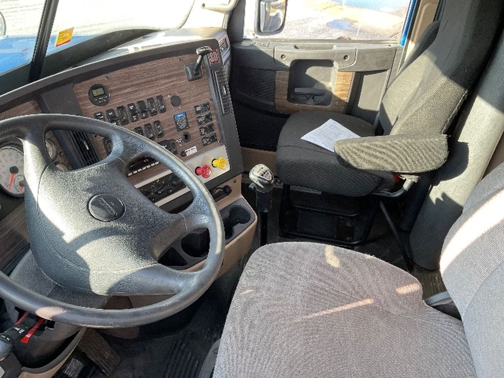 Sleeper Tractor-Heavy Duty Tractors-Freightliner-2020-D12264SD-Akron-OH-225,186\n\t\tmiles-$ 88,750 - Image 8
