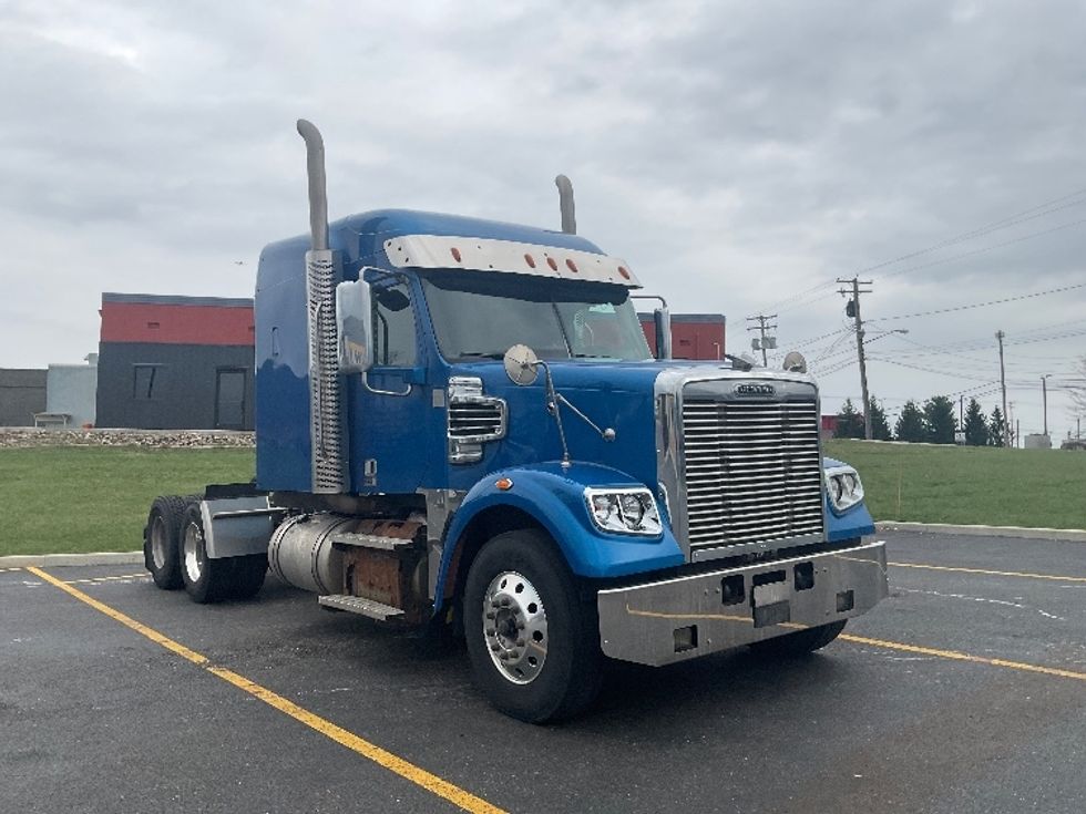 Sleeper Tractor-Heavy Duty Tractors-Freightliner-2020-D12264SD-Akron-OH-248,563\n\t\tmiles-$ 79,500 - Image 1