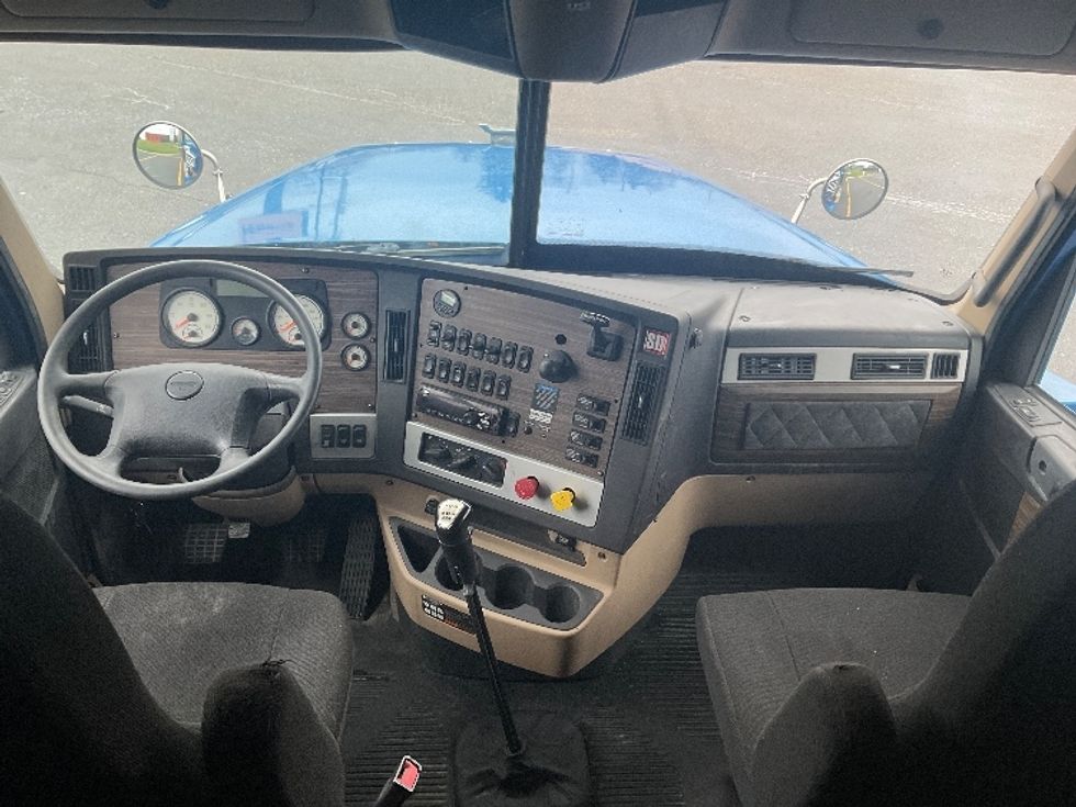 Sleeper Tractor-Heavy Duty Tractors-Freightliner-2020-D12264SD-Akron-OH-248,563\n\t\tmiles-$ 79,500 - Image 12