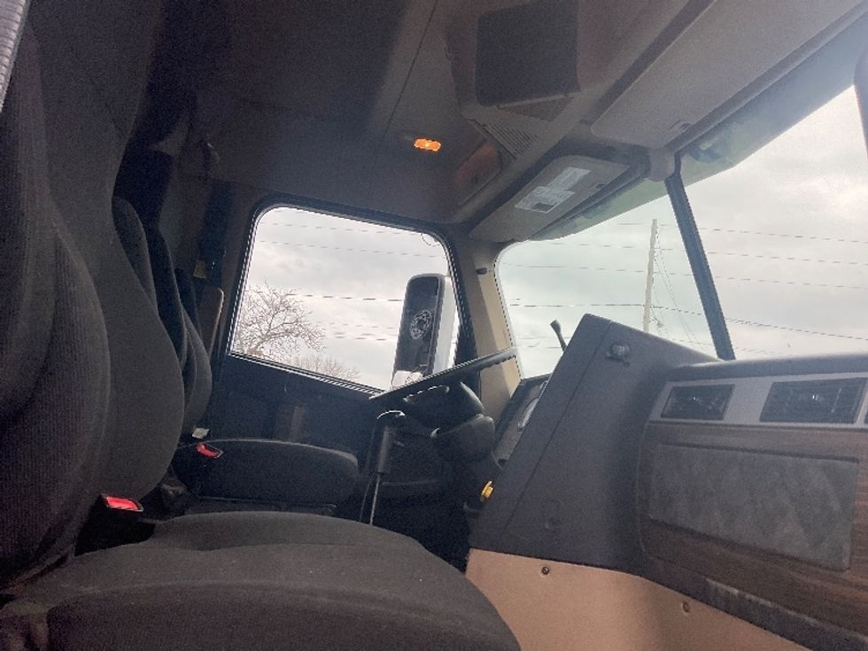 Sleeper Tractor-Heavy Duty Tractors-Freightliner-2020-D12264SD-Akron-OH-248,563\n\t\tmiles-$ 79,500 - Image 15