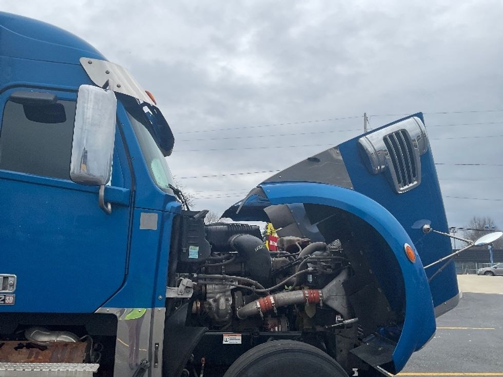 Sleeper Tractor-Heavy Duty Tractors-Freightliner-2020-D12264SD-Akron-OH-248,563\n\t\tmiles-$ 79,500 - Image 20