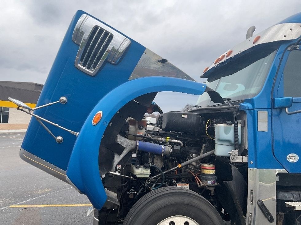 Sleeper Tractor-Heavy Duty Tractors-Freightliner-2020-D12264SD-Akron-OH-248,563\n\t\tmiles-$ 79,500 - Image 21