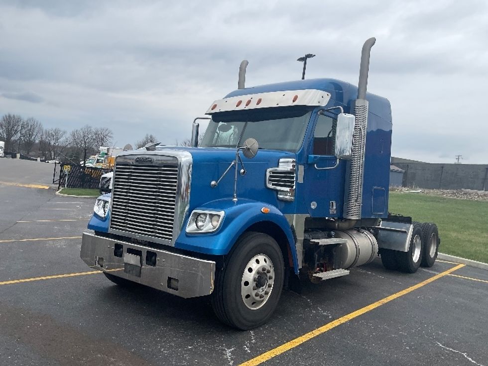 Sleeper Tractor-Heavy Duty Tractors-Freightliner-2020-D12264SD-Akron-OH-248,563\n\t\tmiles-$ 79,500 - Image 3