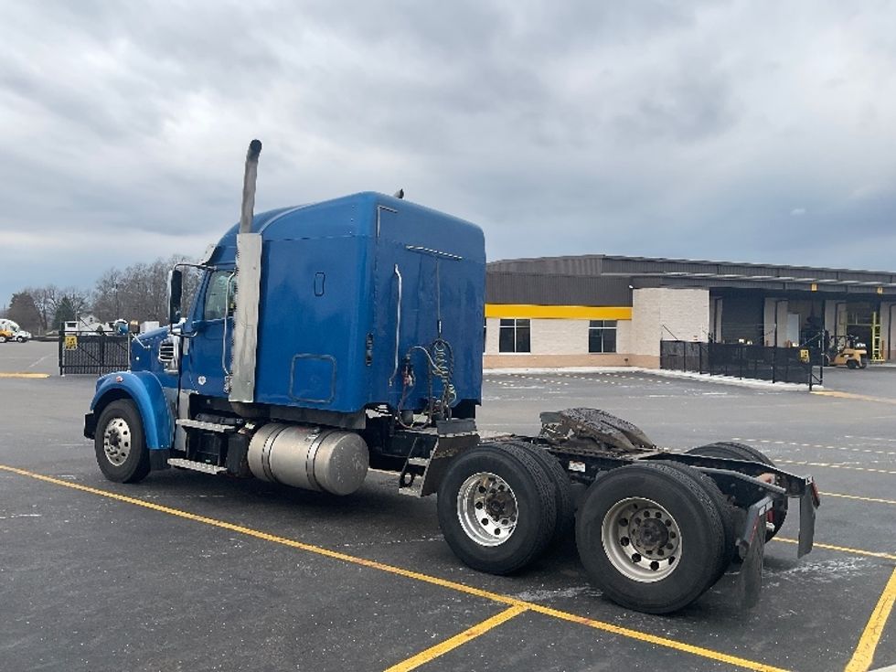Sleeper Tractor-Heavy Duty Tractors-Freightliner-2020-D12264SD-Akron-OH-248,563\n\t\tmiles-$ 79,500 - Image 5