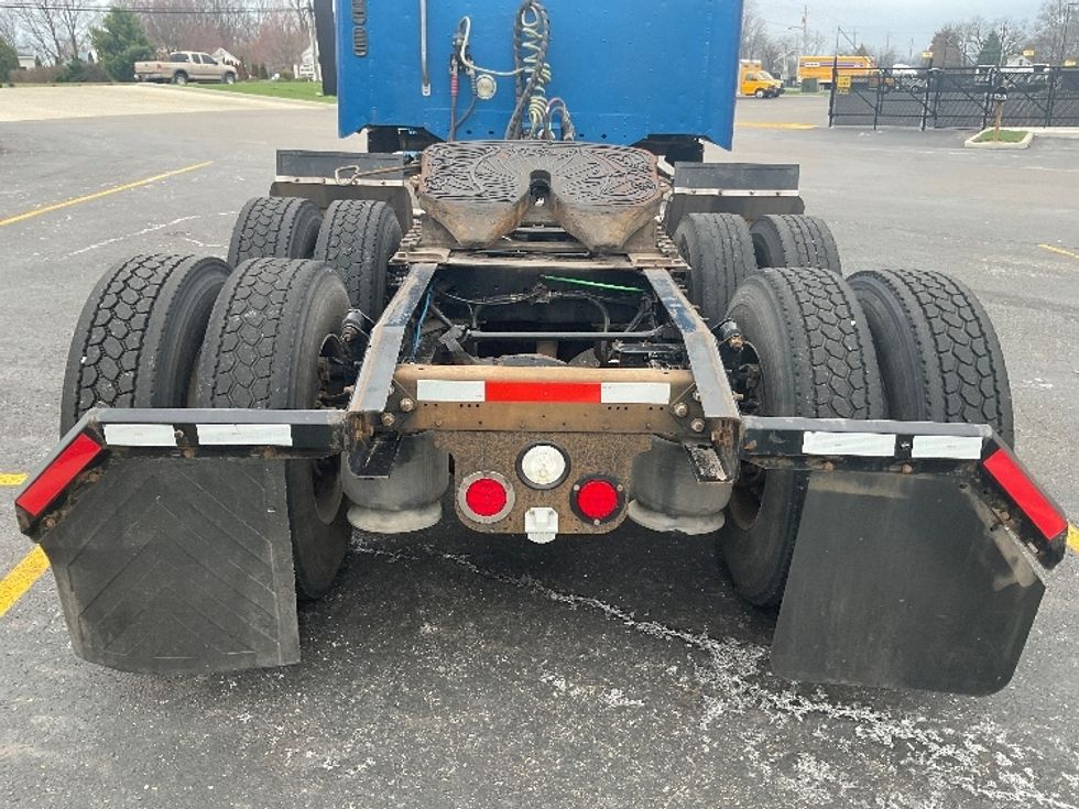 Sleeper Tractor-Heavy Duty Tractors-Freightliner-2020-D12264SD-Akron-OH-248,563\n\t\tmiles-$ 79,500 - Image 6