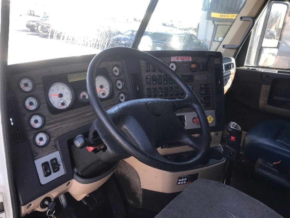 Sleeper Tractor-Heavy Duty Tractors-Freightliner-2020-D12264SD-Canton-OH-429,842\n\t\tmiles-$ 76,000 - Image 10