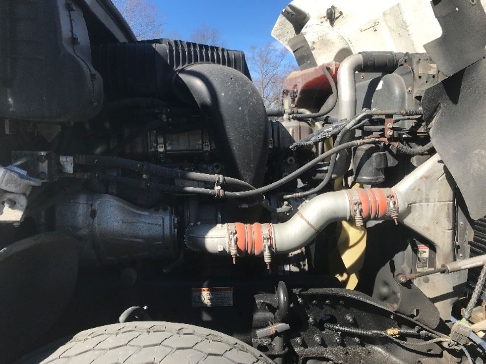 Sleeper Tractor-Heavy Duty Tractors-Freightliner-2020-D12264SD-Canton-OH-429,842\n\t\tmiles-$ 76,000 - Image 20