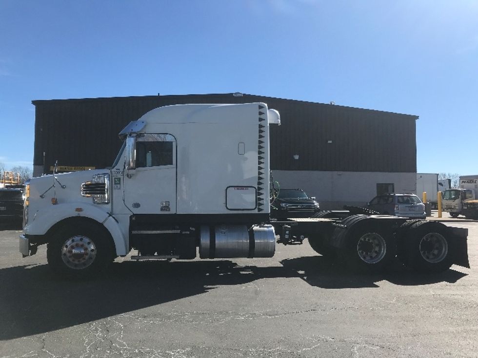 Sleeper Tractor-Heavy Duty Tractors-Freightliner-2020-D12264SD-Canton-OH-429,842\n\t\tmiles-$ 76,000 - Image 4
