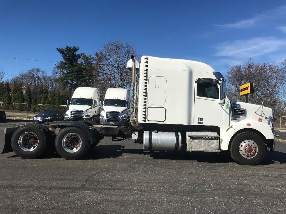Sleeper Tractor-Heavy Duty Tractors-Freightliner-2020-D12264SD-Canton-OH-429,842\n\t\tmiles-$ 76,000 - Image 8