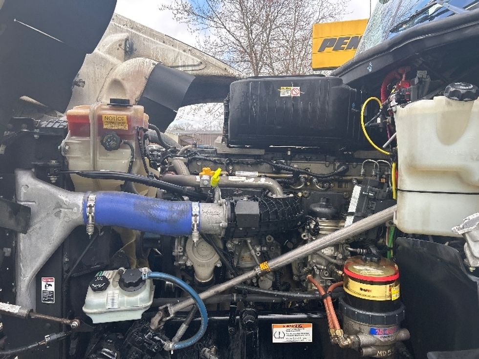 Sleeper Tractor-Heavy Duty Tractors-Freightliner-2020-D12264SD-Chattanooga-TN-596,079\n\t\tmiles-$ 57,500 - Image 20