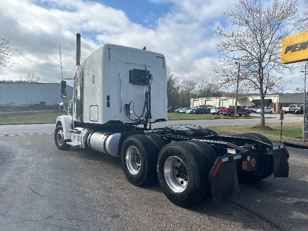 Sleeper Tractor-Heavy Duty Tractors-Freightliner-2020-D12264SD-Chattanooga-TN-596,079\n\t\tmiles-$ 57,500 - Image 5