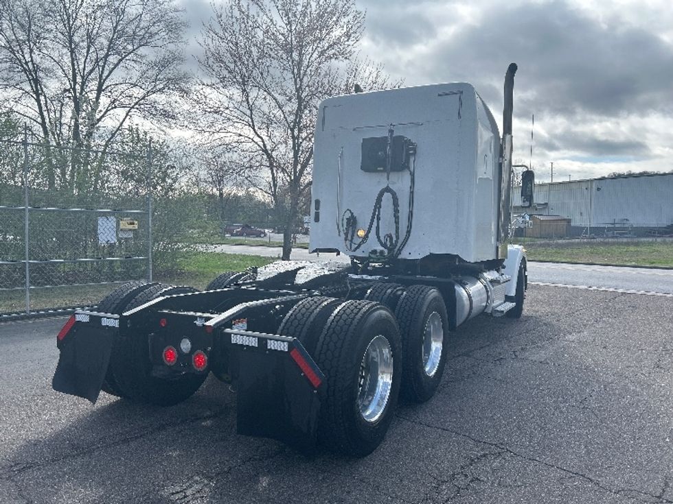 Sleeper Tractor-Heavy Duty Tractors-Freightliner-2020-D12264SD-Chattanooga-TN-596,079\n\t\tmiles-$ 57,500 - Image 7