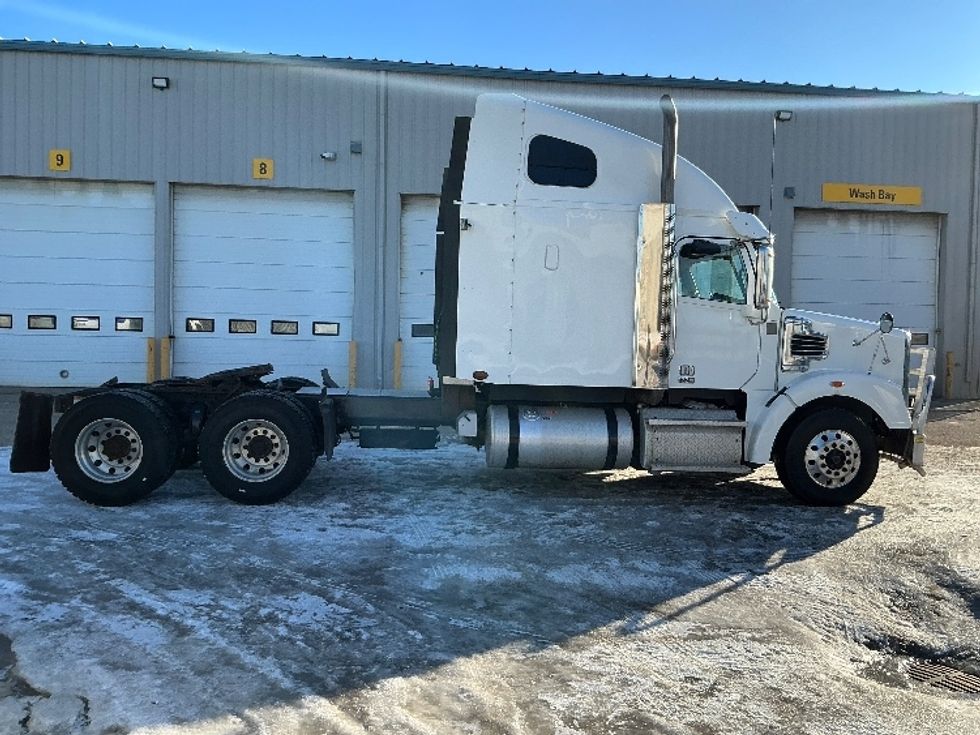 Sleeper Tractor-Heavy Duty Tractors-Freightliner-2020-D12264SD-Edmonton-AB-520,215\n\t\tkm-$ 95,000 - Image 8