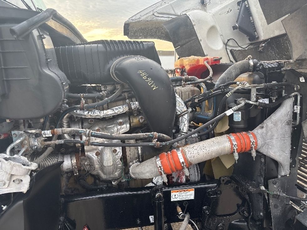 Sleeper Tractor-Heavy Duty Tractors-Freightliner-2020-D12264SD-Hammond-LA-374,983\n\t\tmiles-$ 82,750 - Image 20